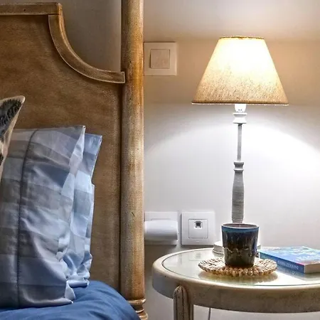 Indigo In Old Corfu Town *